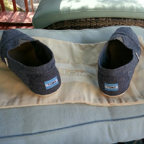 SOLD***TOMS for MEN - Picture 2 of 4