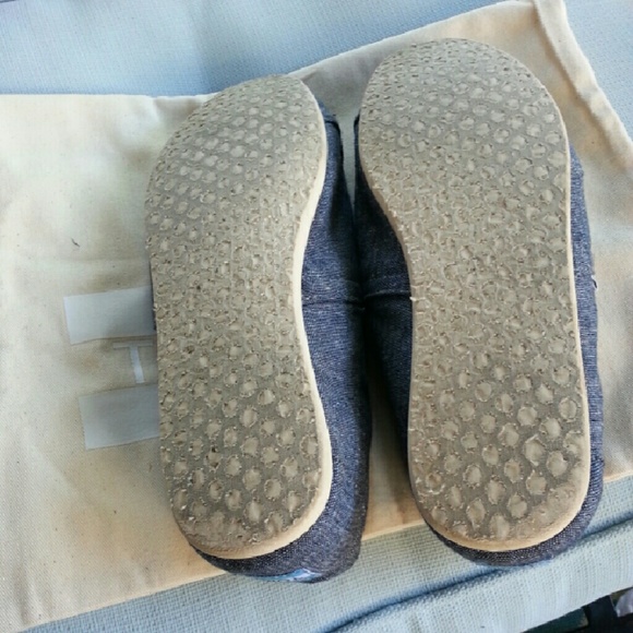 SOLD***TOMS for MEN - Picture 3 of 4
