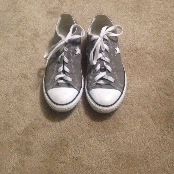 Grey one star converse