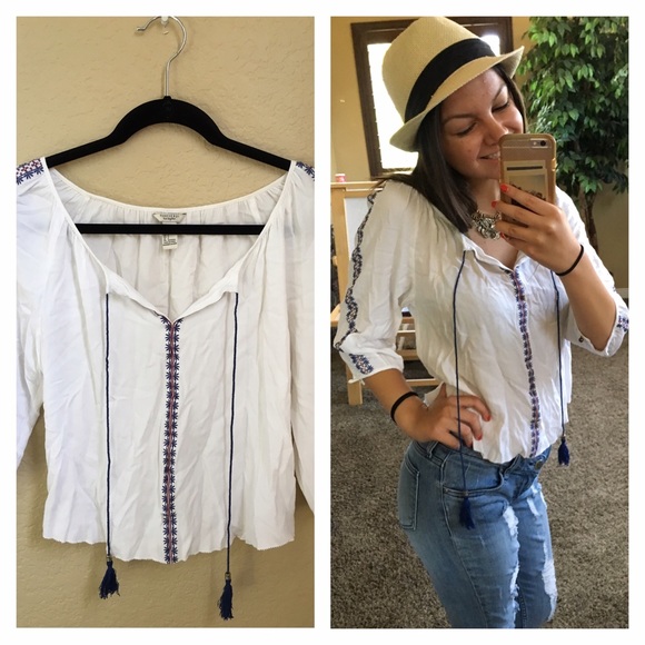 FOREVER 21 BOHO TASSEL PEASANT SHIRT