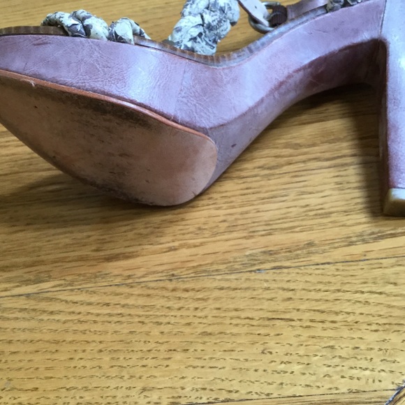 Shoes - Picture 4 of 4