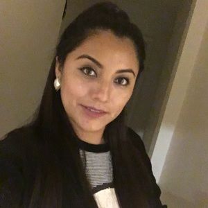 Meet your Posher, Adelina