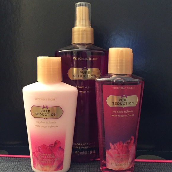 SOLD❗️Brand new VS pure seduction set