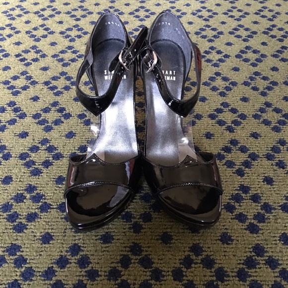 Black patent leather heels . Size 6.5 - Picture 2 of 4