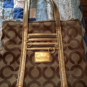 *SOLD* Authentic Coach Poppy tote
