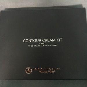 Anastasia Beverly Hills Contour Cream Kit in light