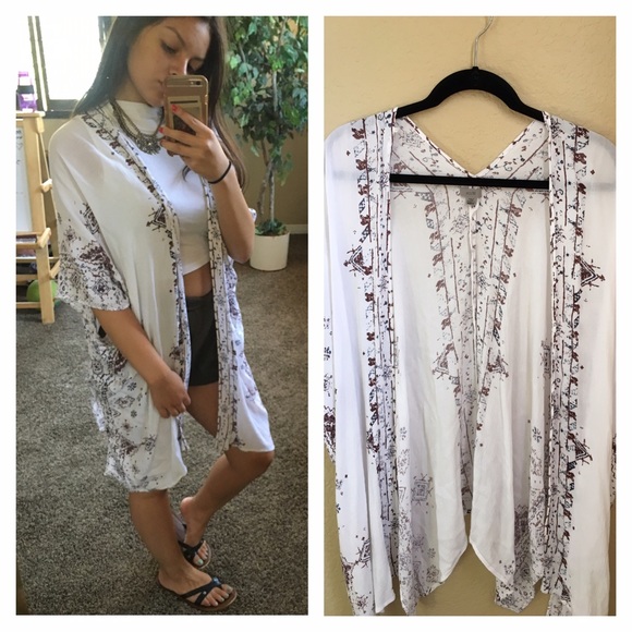 ❌SOLD❌URBAN OUTFITTERS ECOTÉ KIMONO