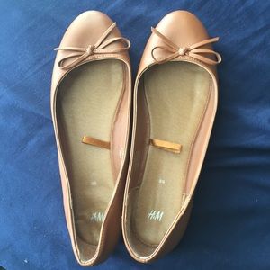 Brown bow flats