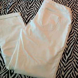 🍁🍁 White Cato Jeans