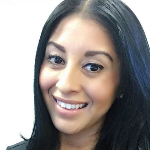 Meet your Posher, Juanita