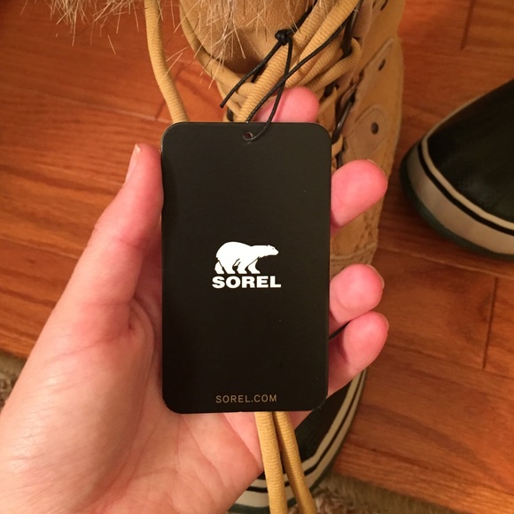 New with tag Sorel by Jcrew edition boots - Picture 3 of 4