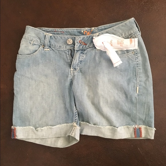 W light blue denim cotton cuffed shorts
