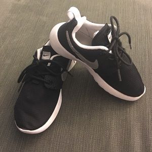 Kids Nike Roshe, size 11,
