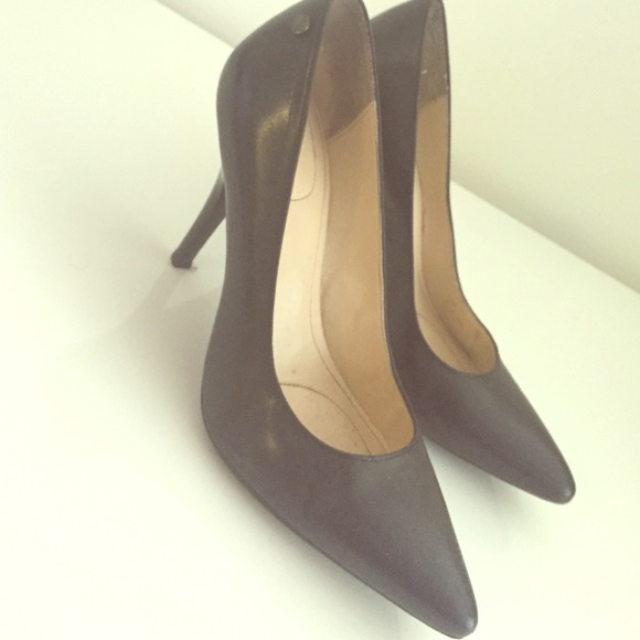 Calvin Klein black leather pumps
