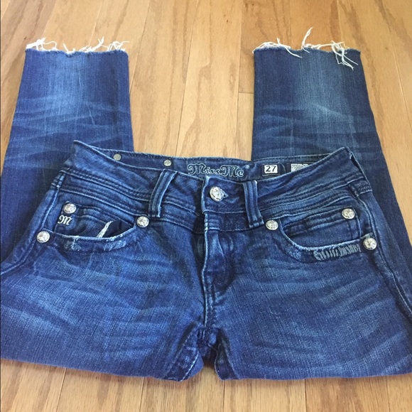 Miss Me Cut Capri Jeans