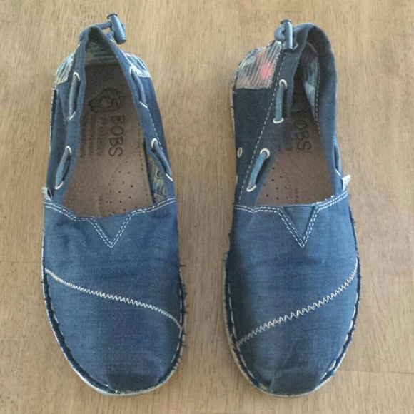 Bobs by Skechers blue size 6.5