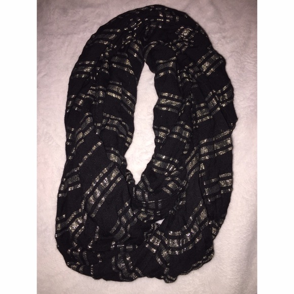 Cute black striped infinity scarf 💞✨