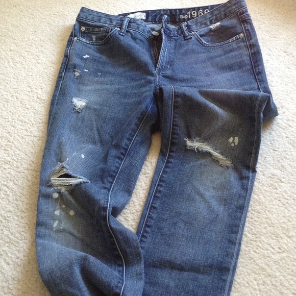 Gap ripped jeans in real straight fit size 29