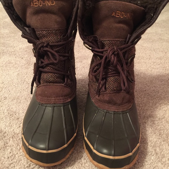 Snow boots