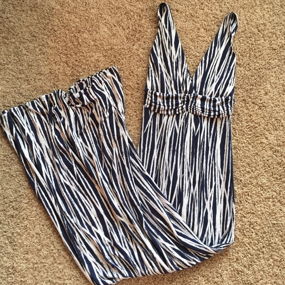 TART Adrianna Maxi Dress Size M. Navy and White