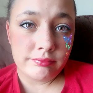 Meet your Posher, Lydia