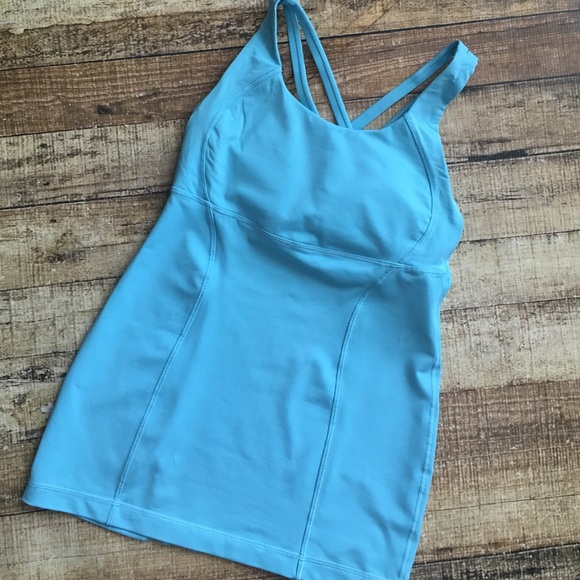 Lululemon light blue size 4 crisscross top