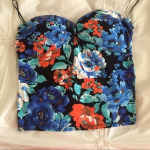 NWOT Colorful flower printed sweetheart crop top