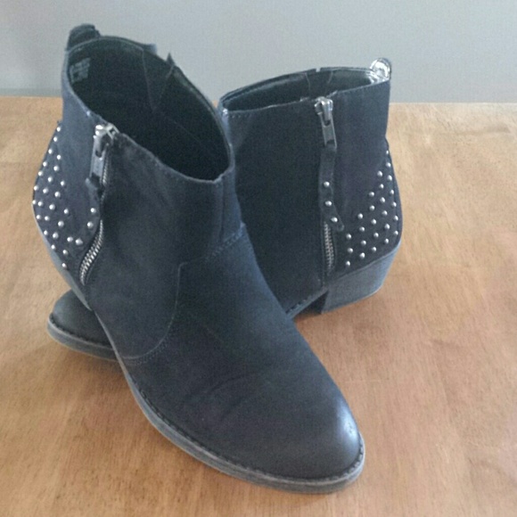 Women's Black Ankle Boots size 6.5