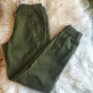 Army green Bullhead joggers