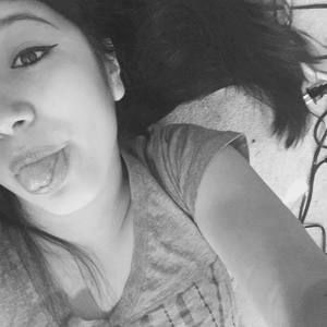 Meet your Posher, Mona