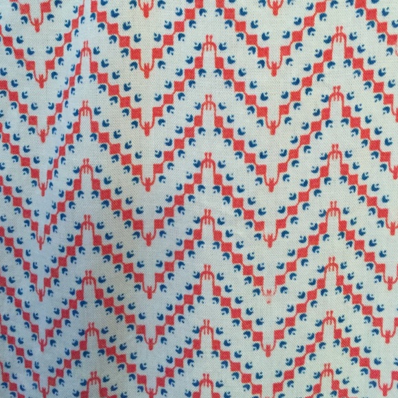 Pretty top! - Picture 2 of 3