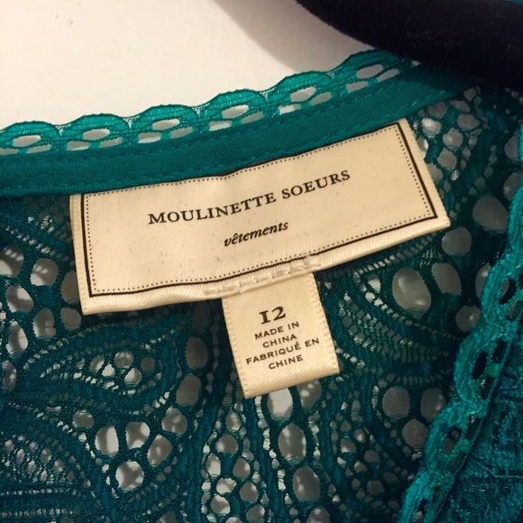 Green Blouse with Lace Accents - Picture 3 of 4