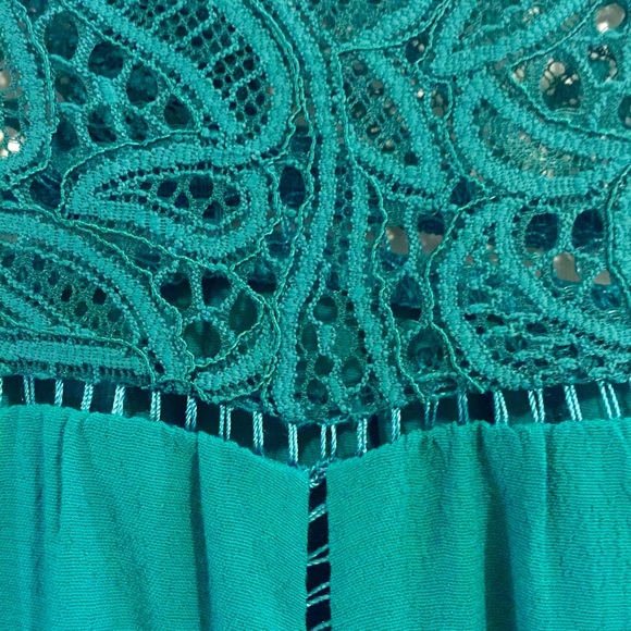 Green Blouse with Lace Accents - Picture 4 of 4