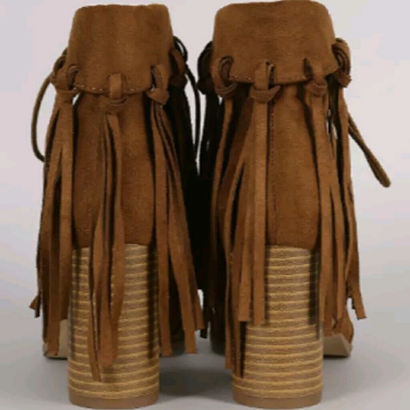 Size 9 ๐คOLIVE Tassel Fringe Cuff Lace up bootie - Picture 4 of 4