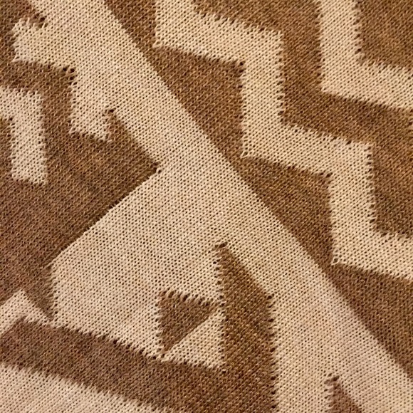 Brown & Tan Sweater, Geometric Pattern - Picture 4 of 4
