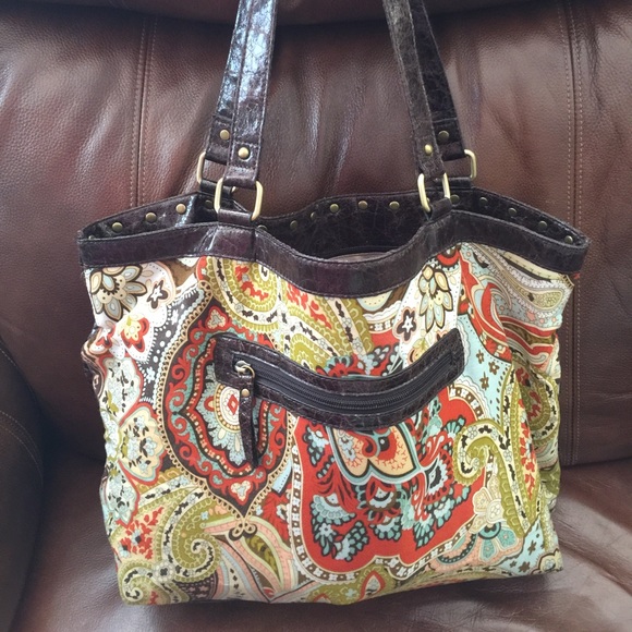 Tote with great design. Brown w/ soft brass accent - Picture 3 of 4