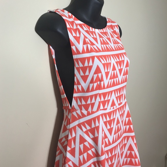 Orange and white dress - Picture 3 of 4