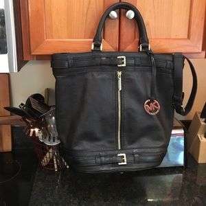 Michael Kors crossbody/satchel bucket bag.