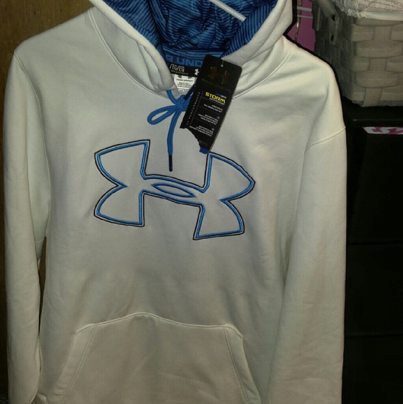 Under armour sweatshirt