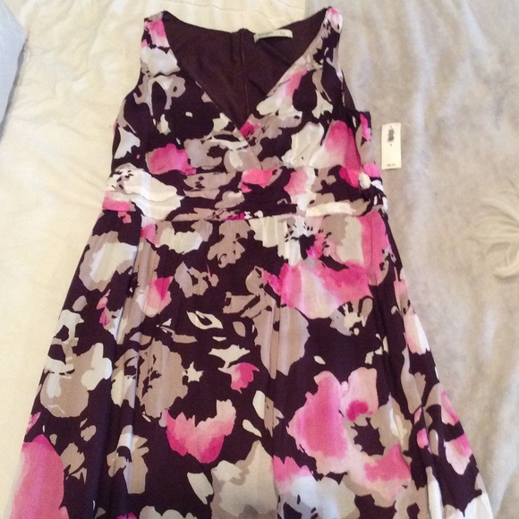 Cute floral maxi dress.
