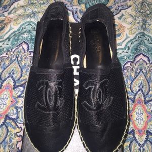 Black Espadrilles like new sz. 40 more like 7.5/8
