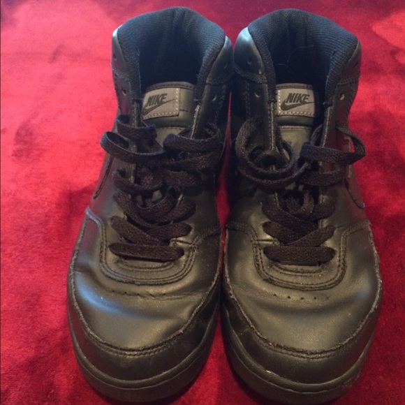 Black Nike Sneakers