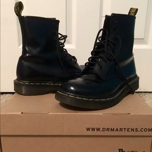 AUTHENTIC DR MARTENS