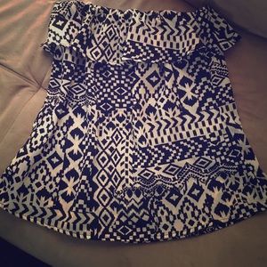 Ruffle strapless top