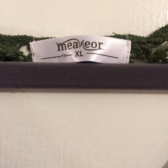 Green Lace Blouse - Picture 4 of 4