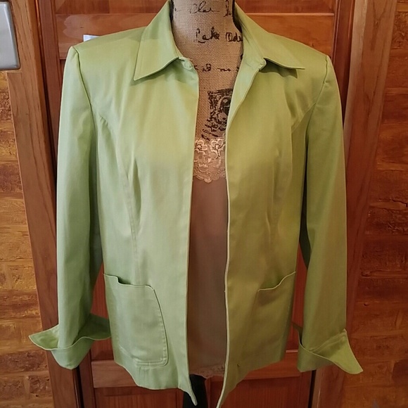 Great spring/fall jacket size L