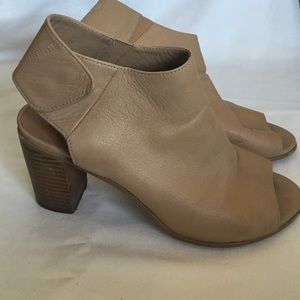 Steve Madden nude booties