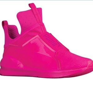 neon pink puma shoes