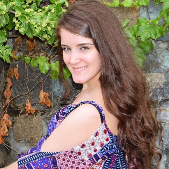 Meet your Posher, Elena - Picture 1 of 1
