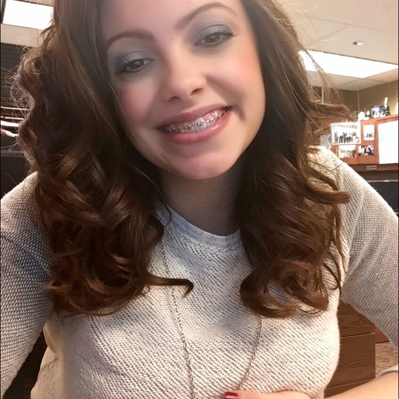 American Eagle Sweater - Picture 3 of 3